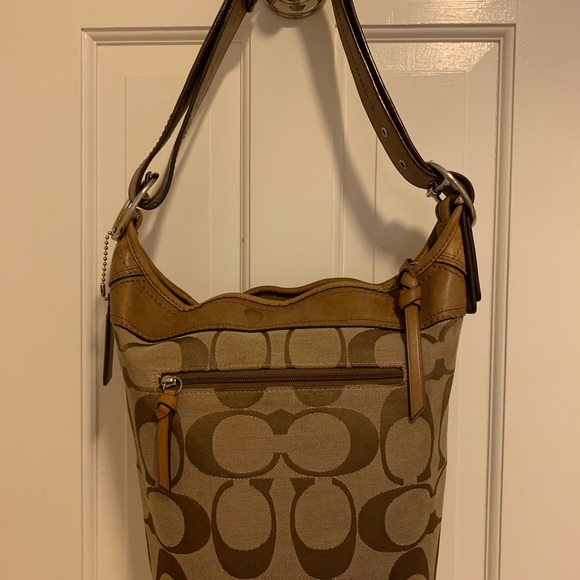 Coach Bucket Bag - Picture 4 of 15